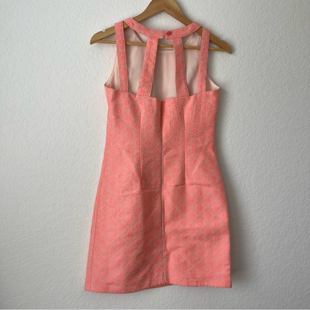 Jade - Elegant Coral Sleeveless Dress